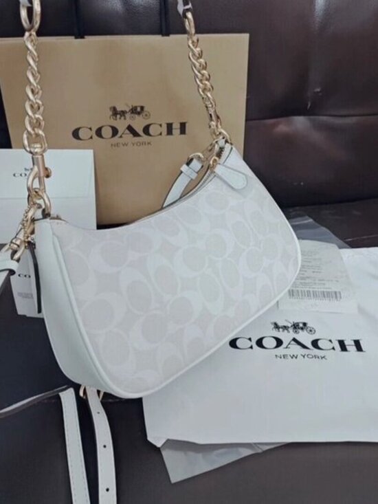 Coach Teri Shoulder Bag In Signature Canvas - Picture 4 of 8